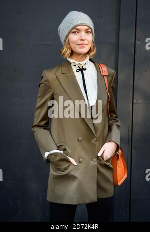 Arizona Muse pictured outside the BFC Showspace on the Strand, during the first day of London Fashion Week. Picture date: Friday, february 16th 2018. Photo credit should read: Matt Crossick/ EMPICS Entertainment. Stock Photo