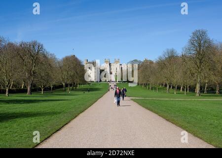 General view approaching Windsor Castle along the Long Walk in Windsor, Berkshire, the final part of the carriage procession route around Windsor planned for the upcoming wedding of Prince Harry and Meghan Markle. Picture date: Thursday April 5th, 2018. Photo credit should read: Matt Crossick/ EMPICS Entertainment. Stock Photo