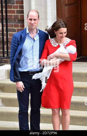 The Duke and Duchess of Cambridge and their newborn son outside the Lindo Wing at St Mary's Hospital in Paddington, London. Photo credit should read: Matt Crossick/EMPICS Entertainment Stock Photo