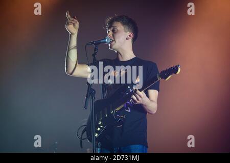 Ten Tonnes (real name Ethan Barnett) supporting brother George Ezra at Wembley Arena in London. Picture date: Thursday November 15th, 2018. Photo credit should read: Matt Crossick/ EMPICS Entertainment. Stock Photo