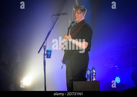 George Ezra performing at Wembley Arena in London. Picture date: Thursday November 15th, 2018. Photo credit should read: Matt Crossick/ EMPICS Entertainment. Stock Photo