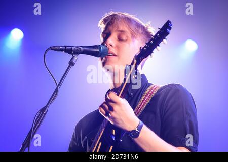 George Ezra performing at Wembley Arena in London. Picture date: Thursday November 15th, 2018. Photo credit should read: Matt Crossick/ EMPICS Entertainment. Stock Photo