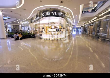 A general view of the new Louis Vuitton store at Westfield London on  Photo d'actualité - Getty Images