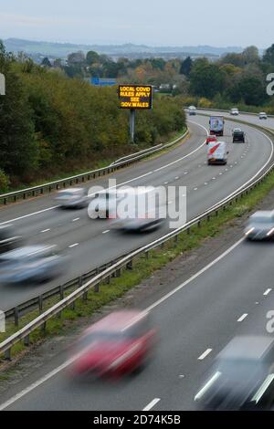 Cardiff, Wales, UK. 19/10/2020. Traffic travelling east into Cardiff and beyond are reminded of restrictions in place because of Covid 19 Stock Photo