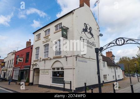 The Talbot pub in High Street, Droitwich Spa, Worcestershire, a Craddocks Brewery pub Stock Photo