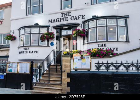 'The Magpie Cafe' Fish Restaurant at Pier Road, Whitby, North Yorkshire Stock Photo
