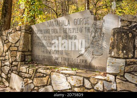 Nantahala Gorge memorial stone marker at Ferebee Memorial Picnic Area along the Nantahala River in Bryson City, North Carolina. (USA) Stock Photo