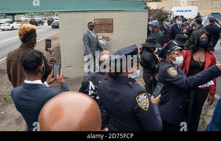 New York, United States. 20th Oct, 2020. Father of Randolph Holder attends bridge name dedication and plaque installation in memory of his son in Harlem, New York on October 20, 2020. Pedestrian footbridge over Franklin D. Roosevelt Drive at 120th Street where officer Holder was killed in 2015 connects Harlem streets and public bike and walkway along Harlem river. (Photo by Lev Radin/Sipa USA) Credit: Sipa USA/Alamy Live News Stock Photo