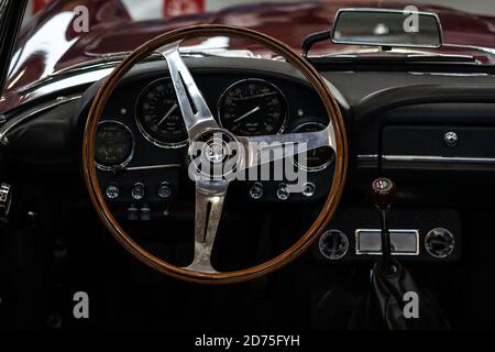 Romeo must die hi-res stock photography and images - Page 4 - Alamy