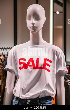 Mannequin in a shopping center. The beginning of sales in the store. Stock Photo