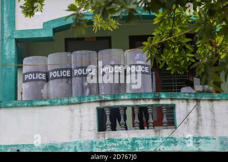 Mandalay, Myanmar. 20th Oct, 2020. Police guards with shield at the court.The United Democratic party chairman, U Kyaw Myint who was arrested for absconding, was arraigned for the third time in Chan Aye Thar Zan Township Court. Credit: SOPA Images Limited/Alamy Live News Stock Photo