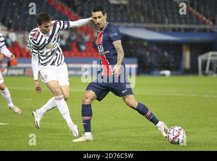 ictor Lindelof of Manchester United, Angel Di Maria of PSG during the UEFA Champions League, Group Stage, Group H football match between Paris Saint- Stock Photo