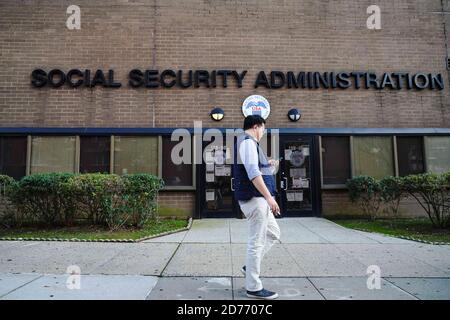 New York, USA. 20th Oct, 2020. A view of the New York State Social Security Administration in Flushing, Borough of Queens, New York.Social Security Announces 1.3 Percent Benefit Increase for 2021 Credit: John Nacion/SOPA Images/ZUMA Wire/Alamy Live News Stock Photo