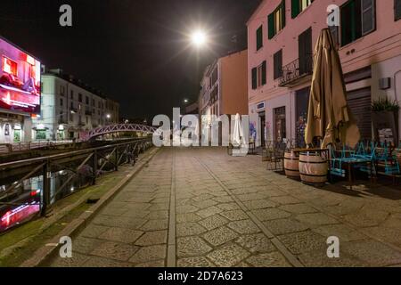 Foto Repertorio, Italy. 21st Oct, 2020. MILAN, CORONAVIRUS, i navigli deserti all (Massimo Alberico/Fotogramma, Foto Repertorio - 2020-10-21) p.s. la foto e' utilizzabile nel rispetto del contesto in cui e' stata scattata, e senza intento diffamatorio del decoro delle persone rappresentate Credit: Independent Photo Agency/Alamy Live News Stock Photo