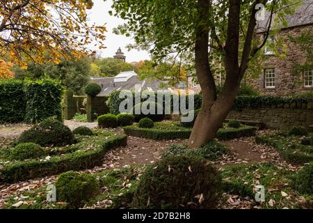 Dunbar's Close Garden, Royal Mile, Edinburgh, Scotland, UK Stock Photo