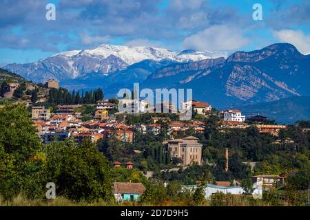 Snow covered mountains for the Spanish Pyrenees seen from near Puig-Reig, south of Berga, Catalonia, Spain Stock Photo