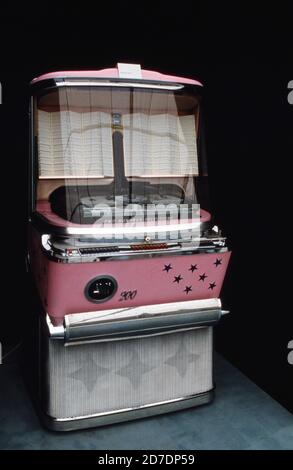 Ami-Hi-Jukebox 200 in der begleitenden Ausstellung zum Elvis-Presley-Festival in Hamburg, Deutschland 1990. Stock Photo