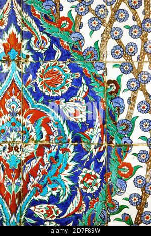 Detail of handpainted tiles in Topkapi Palace, Istanbul Stock Photo