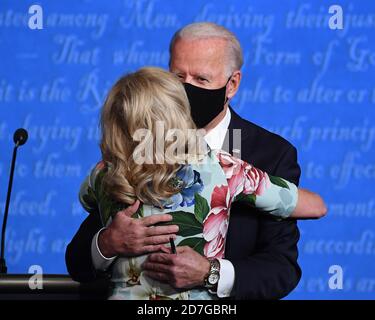 Nashville, United States. 22nd Oct, 2020. Democratic presidential candidate former Vice President Joe Biden hugs his wife Jill after the final presidential debate with Republican presidential candidate President Donald Trump, on the campus of Belmont University, in Nashville, Tennessee on Thursday, October 22, 2020. Photo by Kevin Dietsch/UPI . Credit: UPI/Alamy Live News Stock Photo