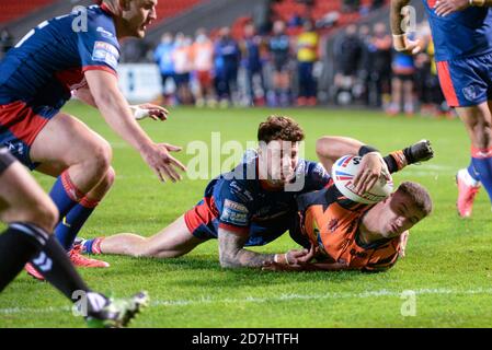 Castleford's Jacques O'Neill scores a try during the Betfred Super League match between Castleford Tigers and Hull KR at The Totally Wicked Stadium, S Stock Photo