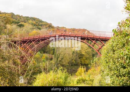 View of the Ironbridge at coalbrookdale  on the River Severn, at the heart of the Ironbridge Gorge, near Telford, Shropshire, built by Abraham  Darby Stock Photo