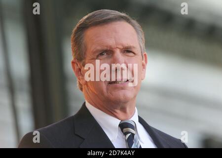 Charles Gibson on ABC's 'Good Morning America' 2005 Summer Concert Series in Bryant Park in New York City on May 27, 2005.  Photo Credit: Henry McGee/MediaPunch Stock Photo