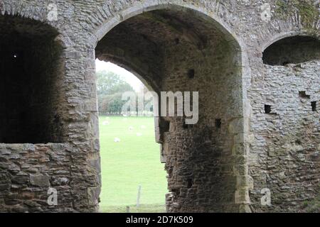 WINCHELSEA, EAST SUSSEX, UK - JULY 12th 2020 : 1 of 3 Landgate entrance arch to Winchelsea in East Sussex, dating from 1300 part of old town wall Stock Photo