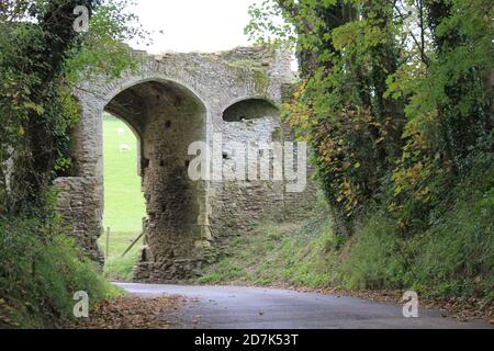 WINCHELSEA, EAST SUSSEX, UK - JULY 12th 2020 : 1 of 3 Landgate entrance arch to Winchelsea in East Sussex, dating from 1300 part of old town wall Stock Photo