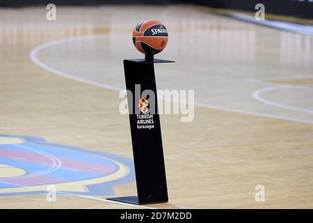 Barcelona, Spain. 23rd Oct 2020. Ball presentation during the Turkish Airlines EuroLeague match between FC Barcelona and Real Madrid at Palau Blaugrana on October 23, 2020 in Barcelona, Spain. Credit: Dax Images/Alamy Live News