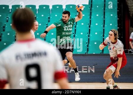 Kolding, Denmark. 23rd, October 2020. Eivind Tangen (25) of Skjern Handball seen in the Danish Men’s Handball League match between KIF Kolding and Skjern Handball at Sydbank Arena in Kolding. (Photo credit: Gonzales Photo - Lasse Lagoni). Stock Photo