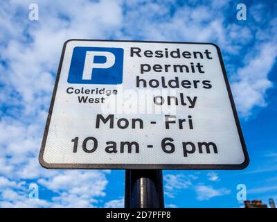 Resident Permit Parking - Resident Permit Holders Only Sign - Resident Permit Parking Mon - Fri 10am - 6pm restrictions, Cambridge. Stock Photo