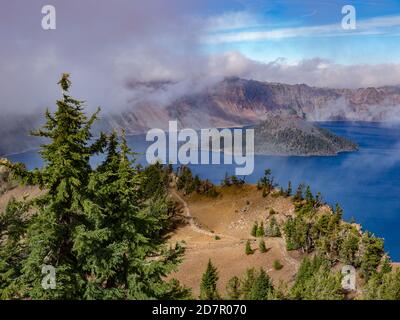 The stunning scenery at Crater Lake National Park, Oregon, USA Stock Photo