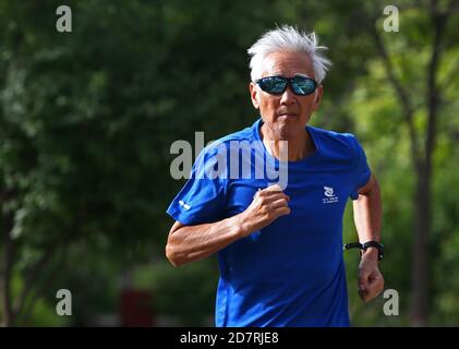 Etik kiygan porno biznes xonim Teshikdagi suniy jinsiy olat spermani chiqaradi