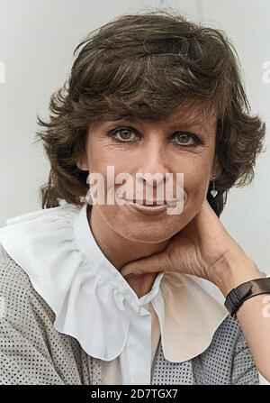 Ulrike von Möllendorff, deutsche Journalistin und Fernsehmoderatorin, Deutschland um 1984. German journalist and TV news presenter Ulrike von Moellendorff, Germany around 1984. Stock Photo