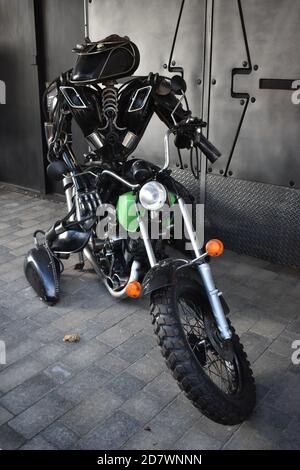 Robot making a getaway at Robotazia - the sci-fi themed restaurant in Central Milton Keynes. Stock Photo