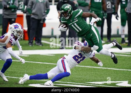 New York Jets safety Jordan Whitehead (3) prepares during the first half of  an NFL football