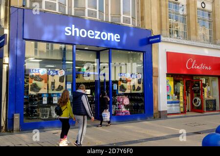 Shopfronts in Bristol city Centre. Shoezone Stock Photo