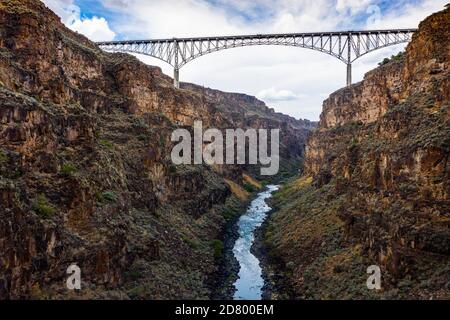 Rio Grande Gorge Bridge, Arroyo Hondo, NM, USA Stock Photo