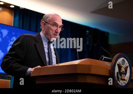 https://l450v.alamy.com/450v/2d802am/us-special-representative-for-venezuela-elliott-abrams-speaks-with-reporters-during-a-briefing-at-the-state-department-on-june-25-2019-in-washington-dc-abrams-spoke-about-ongoing-us-efforts-in-venezuela-as-well-as-the-arrival-of-venezuelan-gen-manuel-ricardo-cristopher-figuera-the-former-head-of-the-venezuelan-intelligence-police-who-arrived-in-the-us-on-monday-figuera-is-reported-to-have-helped-the-us-backed-opposition-leader-juan-guaid-in-his-april-30th-uprising-against-venezuelan-president-nicols-maduro-credit-alex-edelmanthe-photo-access-2d802am.jpg