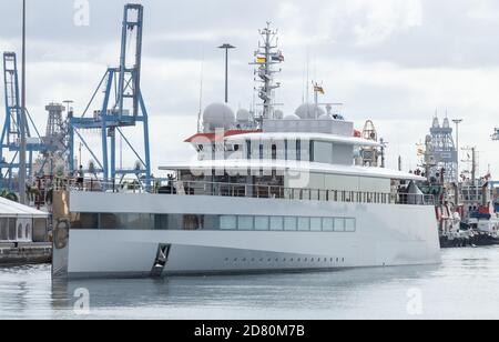 Las Palmas, Gran Canaria, Canary Islands, Spain. 26th October 2020. Superyacht 'Venus', which was commissioned by former Apple CEO Steve Jobs, docks in Las Palmas on Gran Canaria. Steve Jobs never got to use the yacht as it wasn't launched until a year after his death in 2011. The $100 million dollar yacht is reported to be owned by his widow, Laurene Powell Jobs.Credit: Alan Dawson/Alamy Live News. Stock Photo