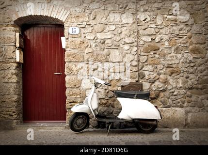 Florence, Tuscany, Italy - 02 May 2018: fridge magnets popular souvenir  from Italy, Tuscany Stock Photo - Alamy