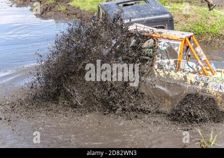SALOVKA, RUSSIA - MAY 5, 2017: Racing off-road on SUVs cars at the ...