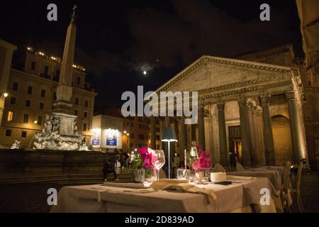 Rome, Italy. 26th Oct, 2020. View of a restaurant in front of the Pantheon in Rome (Photo by Matteo Nardone/Pacific Press) Credit: Pacific Press Media Production Corp./Alamy Live News Stock Photo