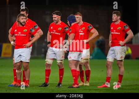 Limerick, Ireland. 26th Oct, 2020. Munster players during the Guinness PRO14 rugby match between Munster Rugby and Cardiff Blues at Thomond Park in Limerick, Ireland on October 26, 2020 (Photo by Andrew SURMA/SIPA USA) Credit: Sipa USA/Alamy Live News Stock Photo