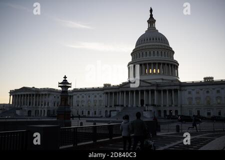 Washington, USA. 26th Oct, 2020. Photo taken on Oct. 26, 2020 shows the U.S. Capitol Building in Washington, DC, the United States. A divided U.S. Senate voted mostly along party line Monday to confirm Judge Amy Coney Barrett, President Donald Trump's nominee, to the Supreme Court, succeeding late Justice Ruth Bader Ginsburg. Credit: Ting Shen/Xinhua/Alamy Live News Stock Photo
