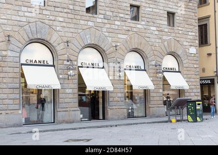 Milan , Italy - 07 10 2023 : Chanel logo chain and sign front of Retail  Store Exterior French shop brand fashion company Stock Photo - Alamy