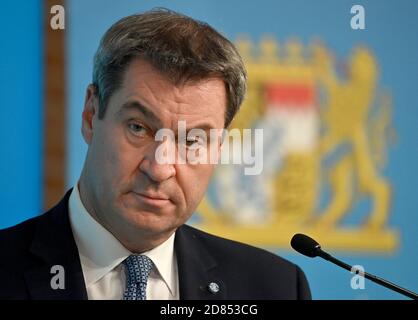 Munich, Germany. 27th Oct, 2020. Markus Söder (CSU), Minister President of Bavaria, will take part in a press conference following the cabinet meeting. Credit: Peter Kneffel/dpa/Alamy Live News