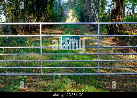 private no public right of way sign on metal farm gate, norfolk, england Stock Photo