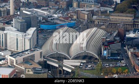 The magnificent victorian roof of Liverpool Lime Street railway station, Liverpool Merseyside, North West England, UK Stock Photo