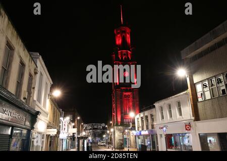 Scotland, Ayrshire, Ayr, High Street, Wallace Tower illuminated red for Remembrance Stock Photo